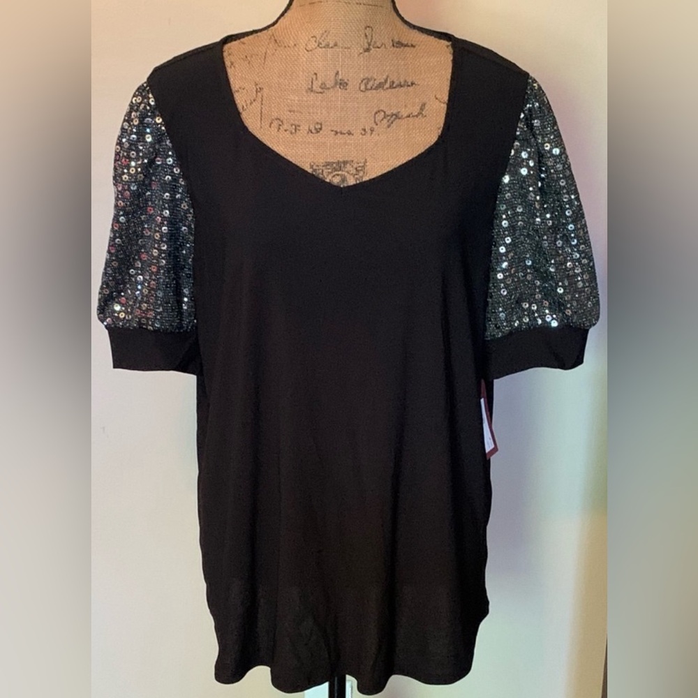Love Scarlett Women’s Black with Sequined Short Sleeve Blouse, Size: 2X, NWT
